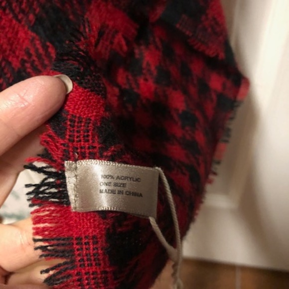 Red and Black Plaid Waterfall Reversible Vest - Picture 2 of 6